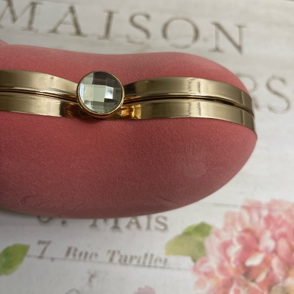 Pink Heart shaped Purse handbag - Picture 15 of 16